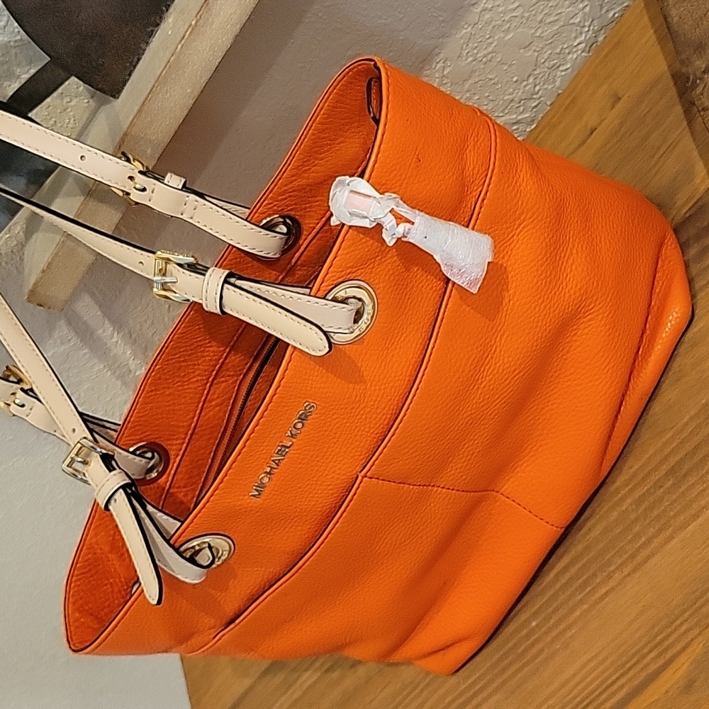 Purse - Picture 2 of 2